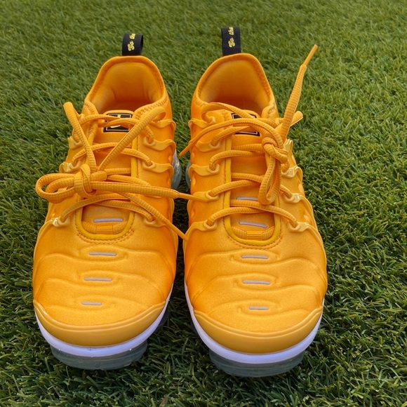 Nike Air VaporMax Plus - Picture 2 of 5